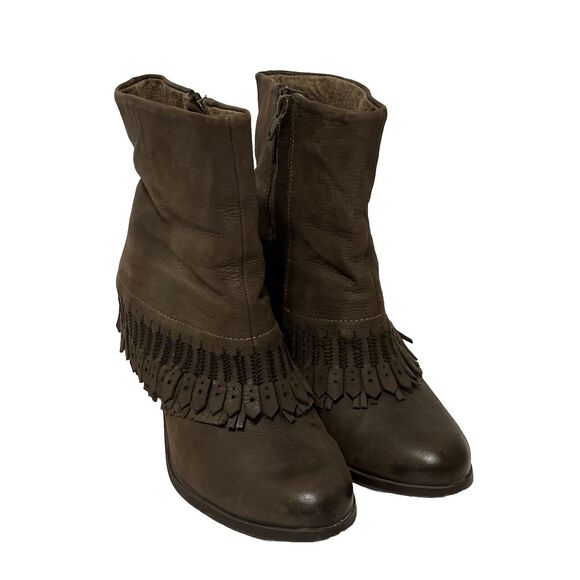 Women's Size 7.5 Naughty Monkey Swing Low Taupe Ankle Bootie with Leather Upper - Picture 1 of 9